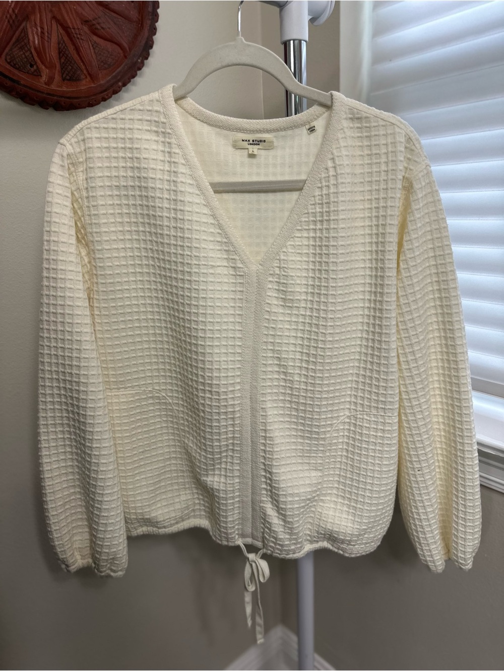 Max Studio Cream Textured V-Neck Sweater, Waffle Fabric, L